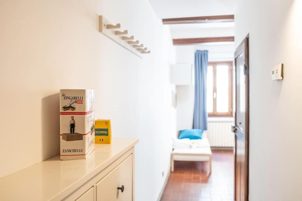 Classic Florentine Flat Near Piazza Santa Croce ฟลอเรนซ์ ภายนอก รูปภาพ